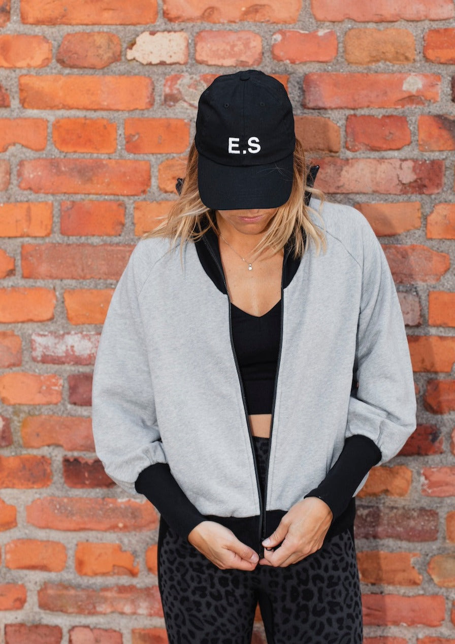 Ebba's Essential Zip Jacket / Grey & Black