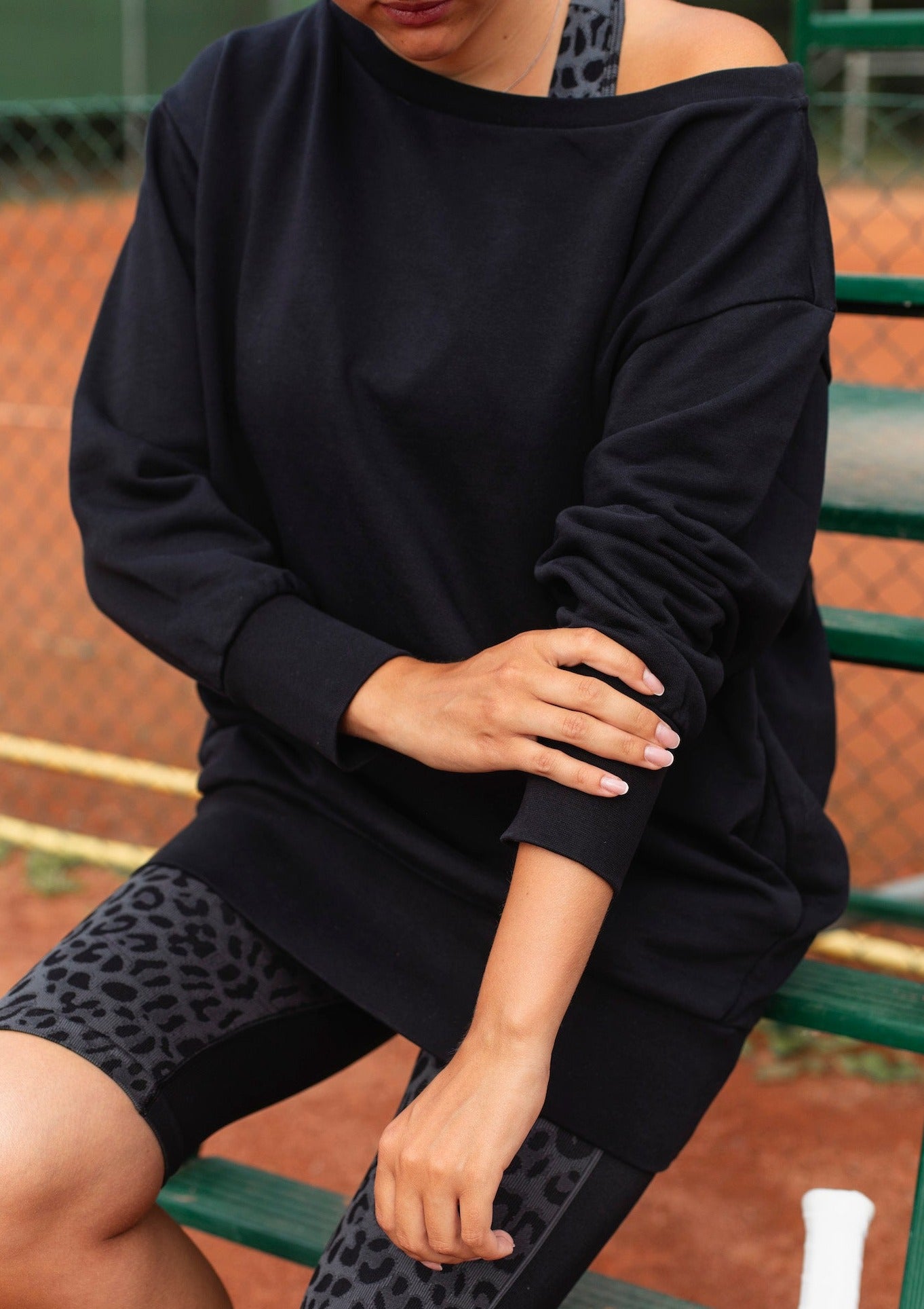 Relaxed Sweatshirt Dress / Solid Black