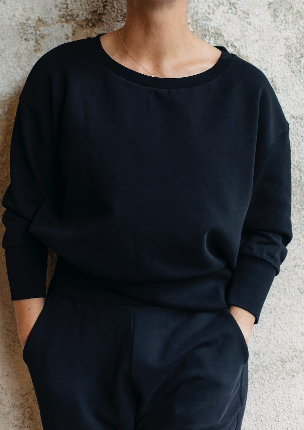 Crewneck Ballet Sweatshirt / Solid Black