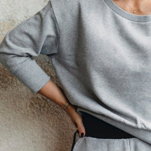 Mjuk skön grå tröja som du aldrig vill ta av dig, från Ebba Sports