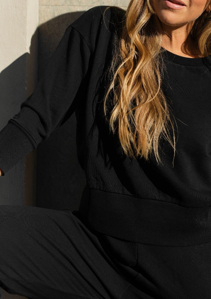 Den perfekta svarta tröjan, som du aldrig vill ta av dig. Ebba von Sydow Sport 